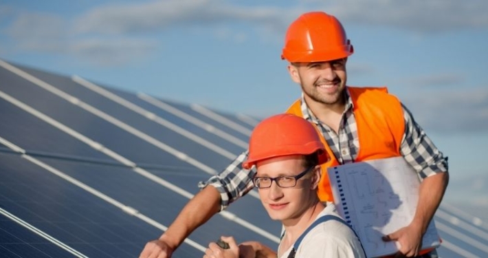 Comment choisir une entreprise d'installation de panneaux solaires